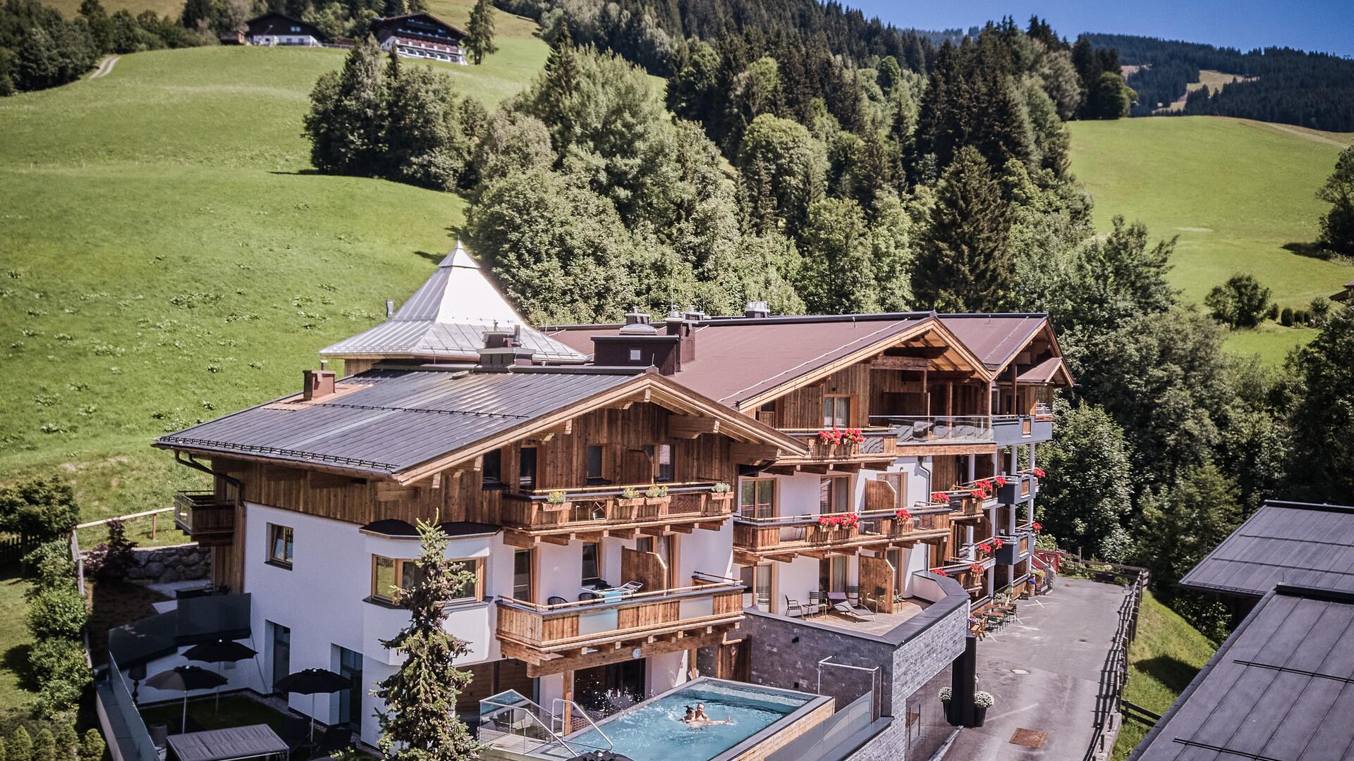 Hotel mit Außenpool in Saalbach